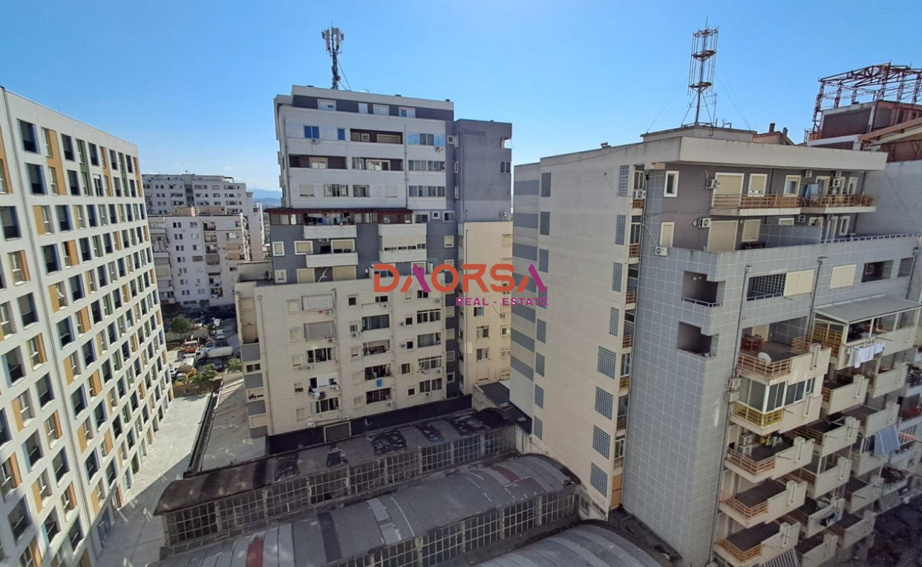 Shitet apartament 1+1 – Zona e ujësjellësit Durrës