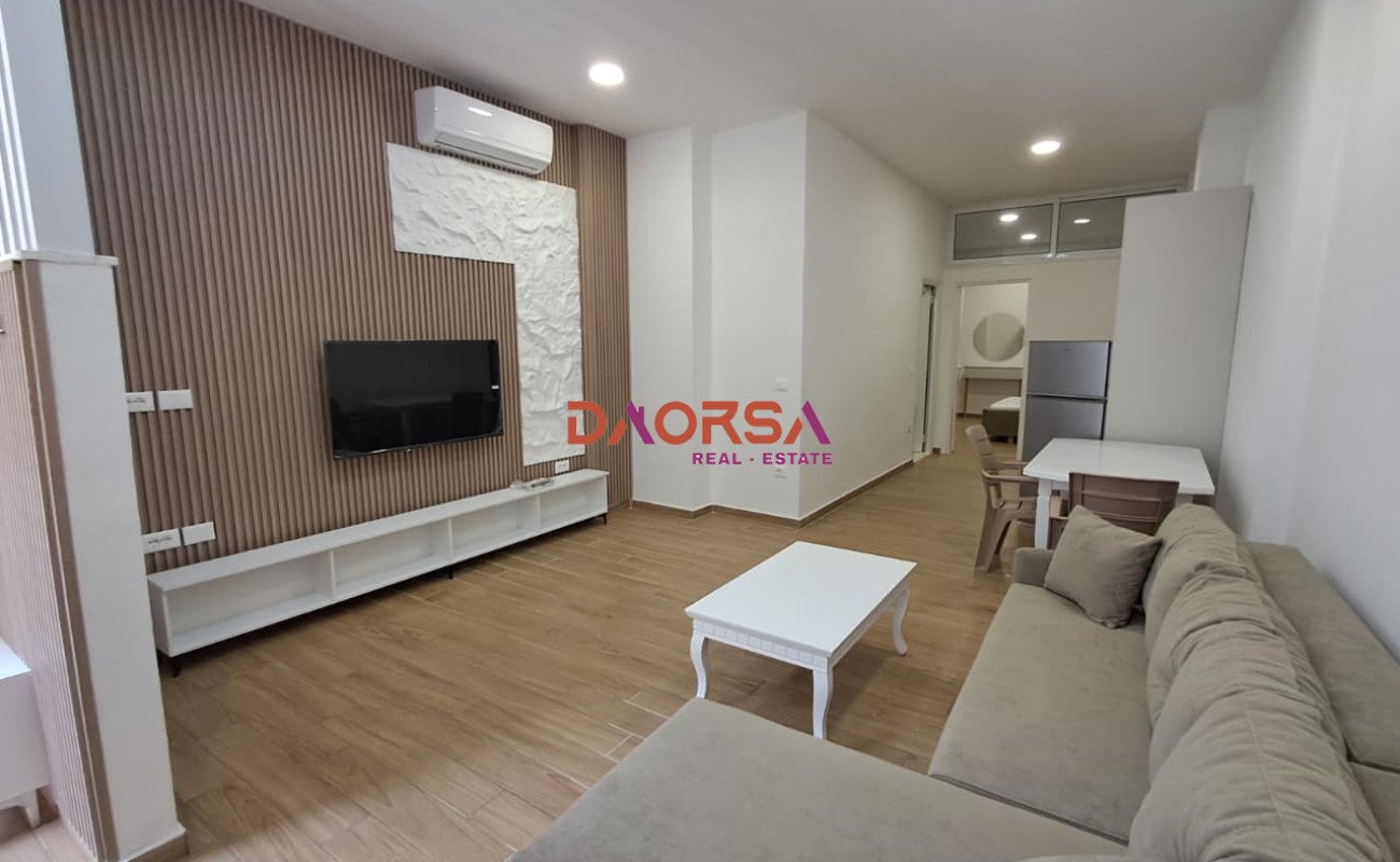 Jepet me qira apartament 1+1 te ish urtja durres