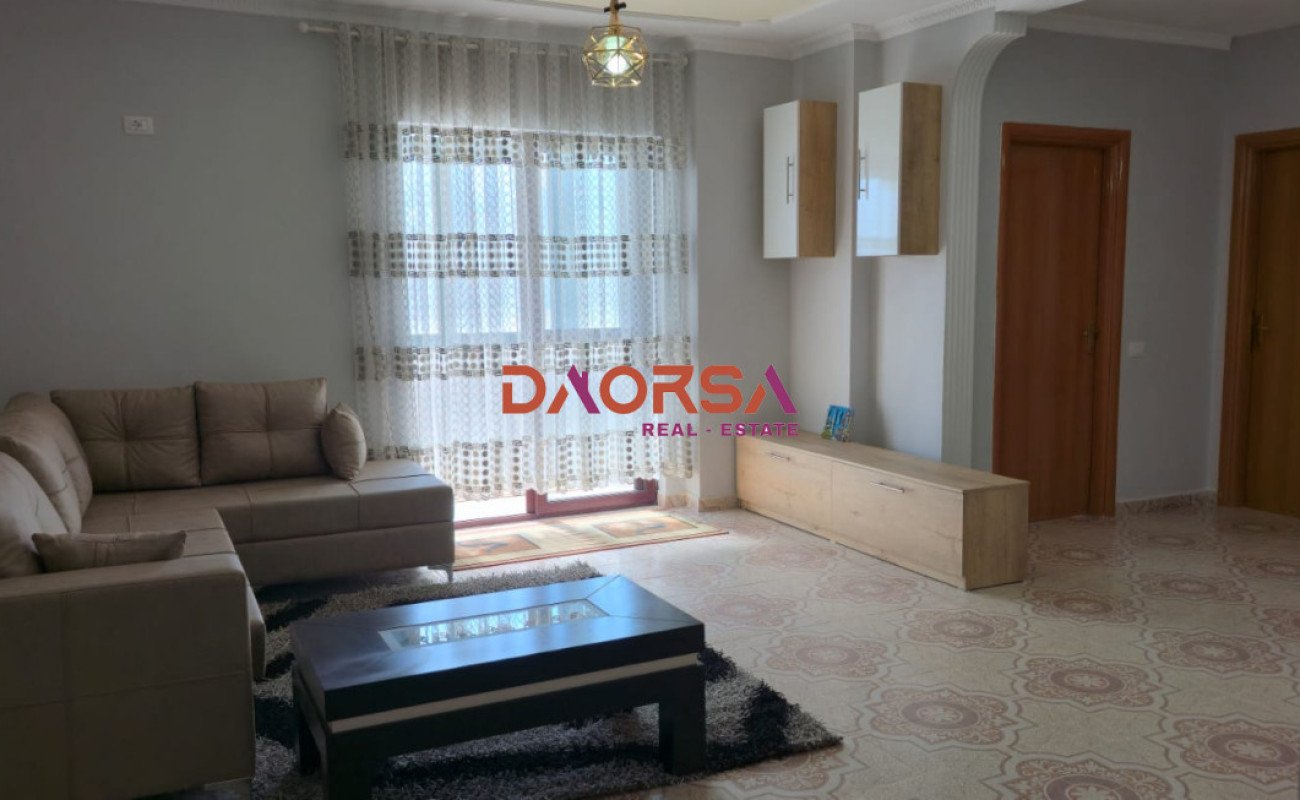 Apartament me qira 2+1 ne durres te markata