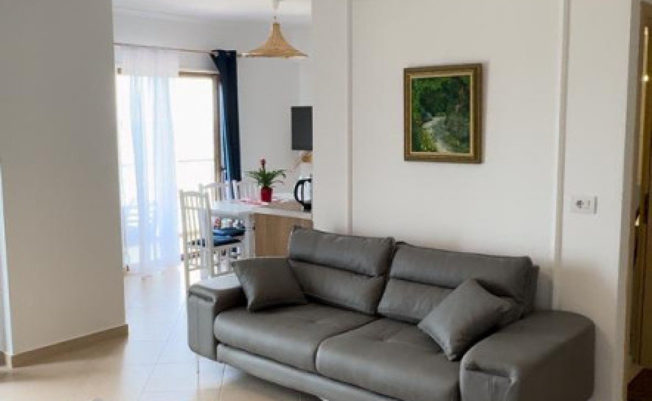 Jepet me qira apartament 1+1 në arragosta currila