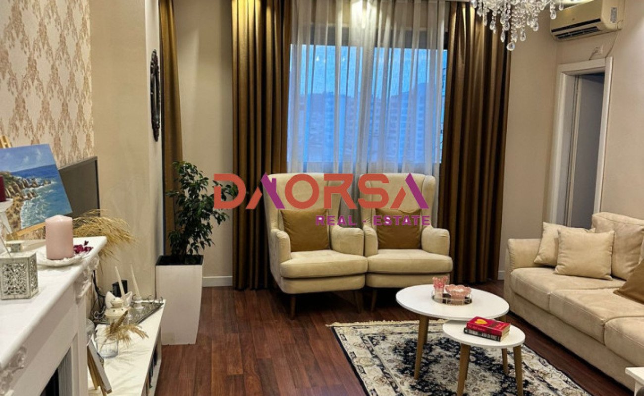 Jepet me qira apartament 2+1 në qendër të durrësit
