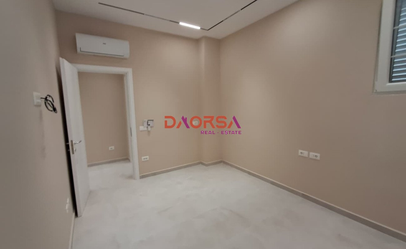 Commercial space for rent 129 m² in Durrës