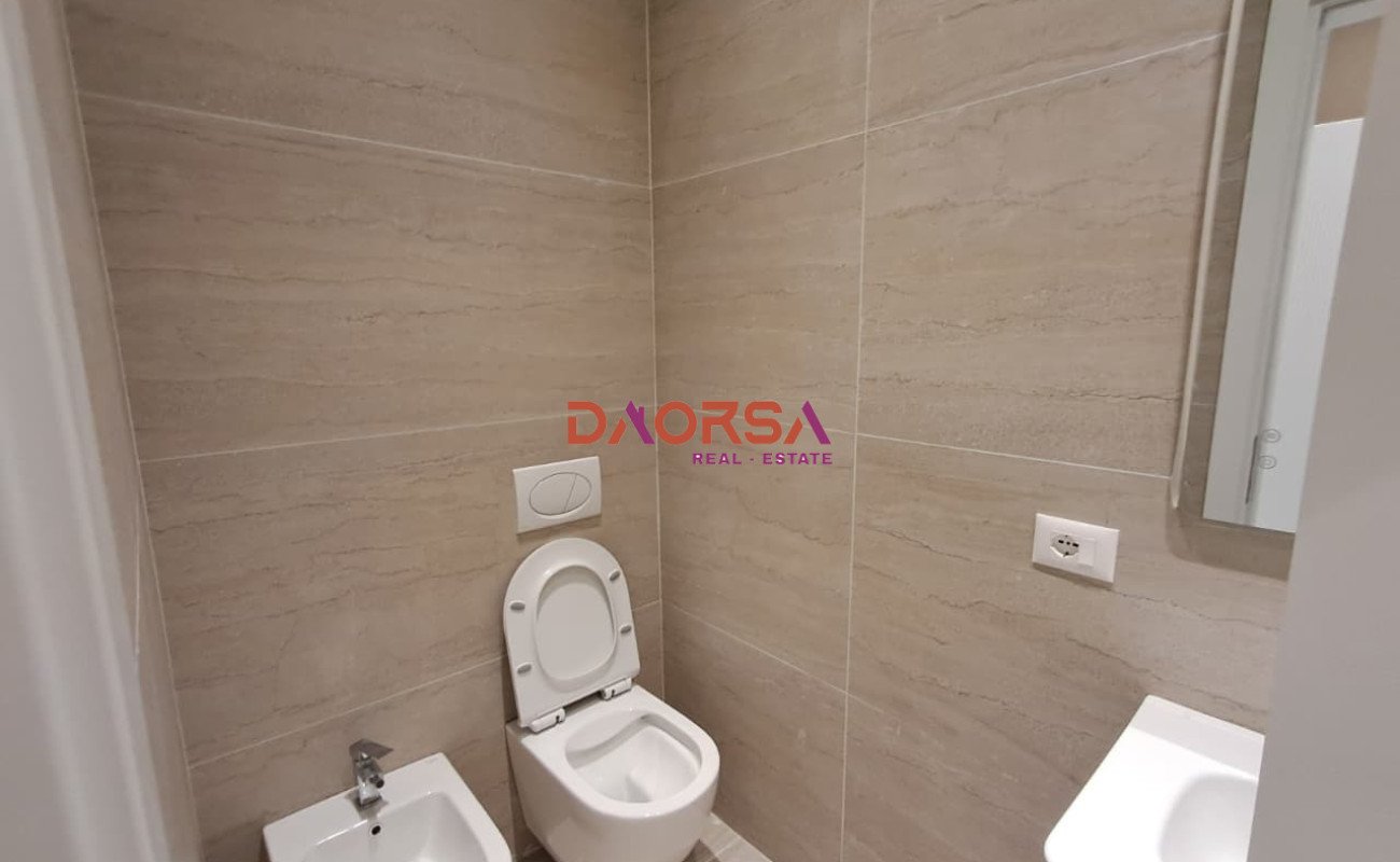 Commercial space for rent 129 m² in Durrës