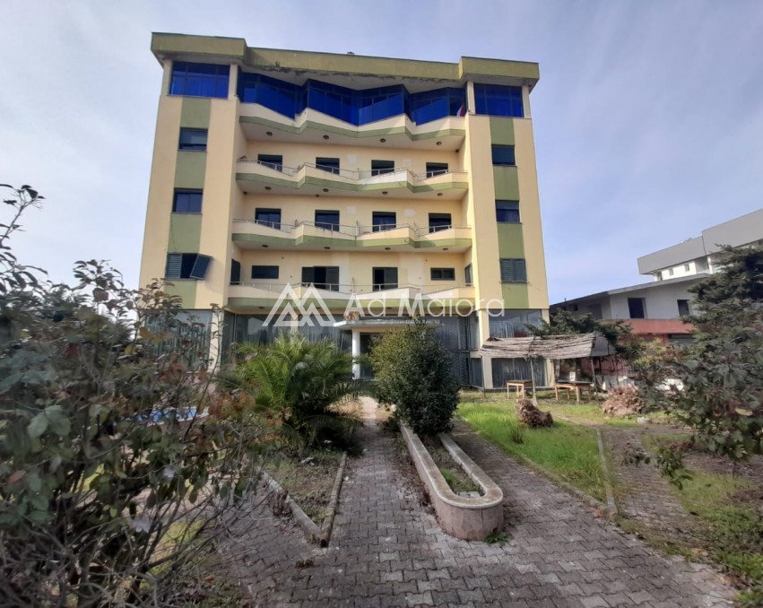 SHITET GODINE 2000 M2