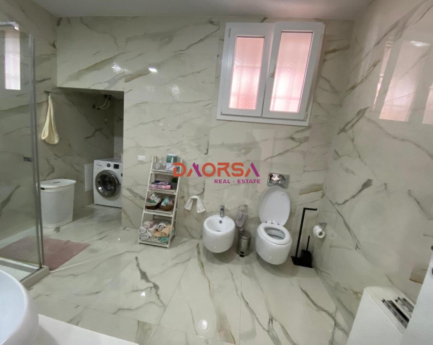 SHITET VILË MODERNE NË DURRËS – 3 KATE