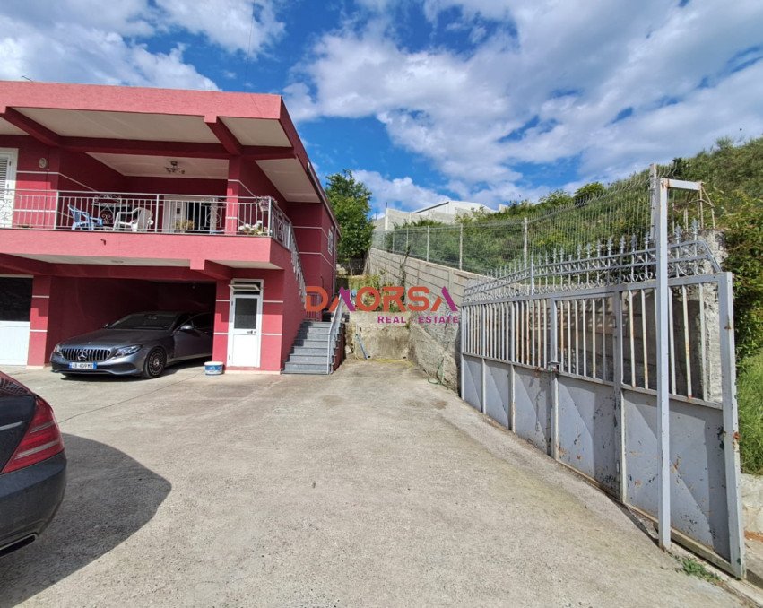 Shitet Vilë 2-Katëshe në Spitalle – Durrës