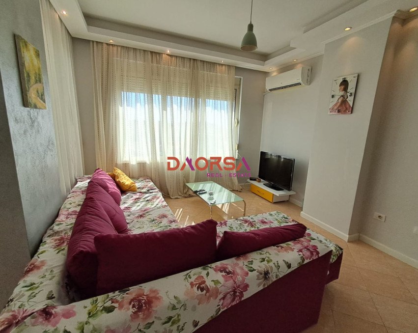 Shitet apartament 2+1 në qendër Ish Rajoni, Durrës