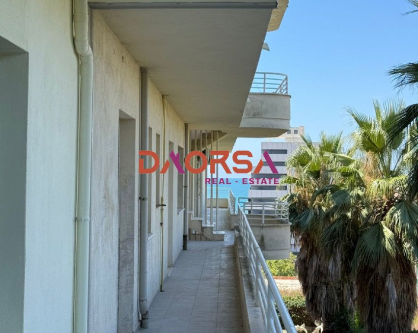 Shitet apartament 1+1 me parkim te Shkëmbi Kavajes