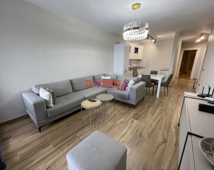 JEPET ME QIRA 2+1+2 NE CURRILA