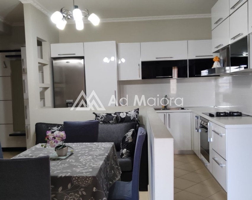 JEPET ME QIRA APARTAMENT 2+1 QENDER DURRES
