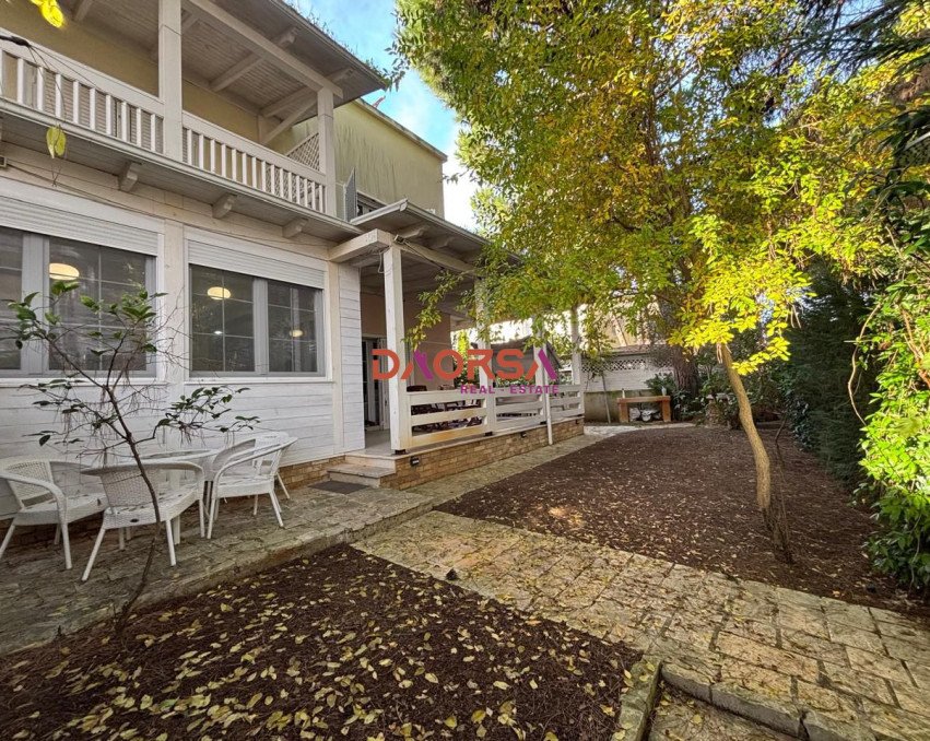 Shitet Vilë – Lura, Lalëz