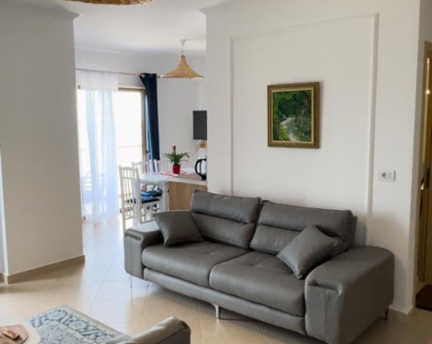 Jepet me qira apartament 1+1 në Arragosta Currila