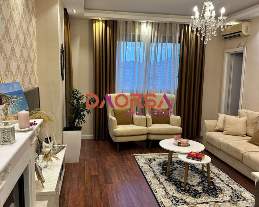 Jepet me qira apartament 2+1 në qendër të Durrësit