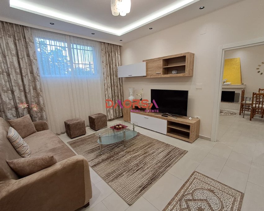 JEPET ME QIRA 2+1 NE BULEVARD DURRES